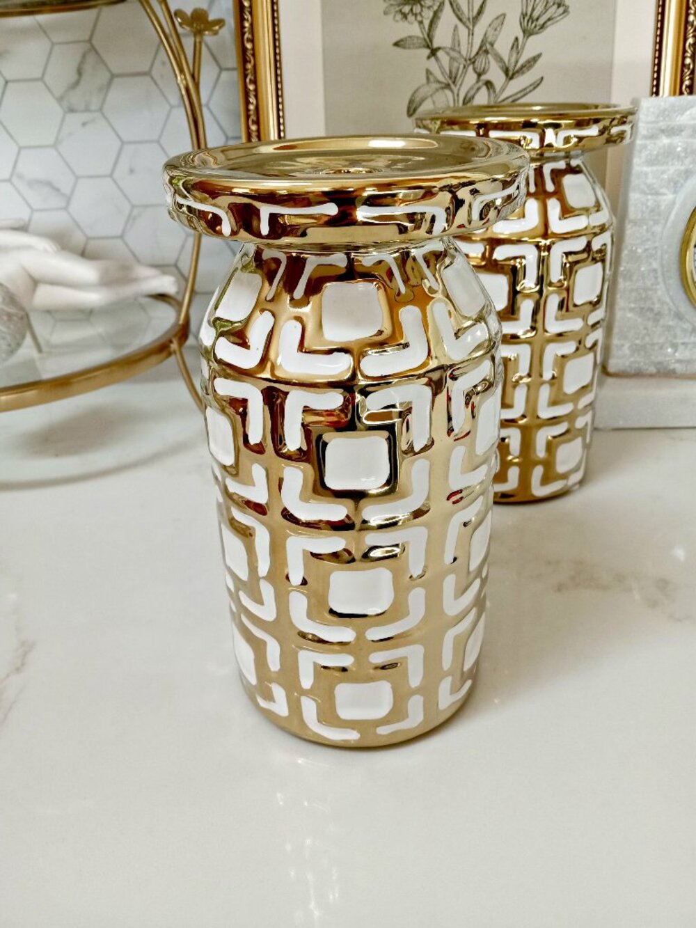 NEW! EXQUISITE ELEGANT CANDLE HOLDERS PAIR